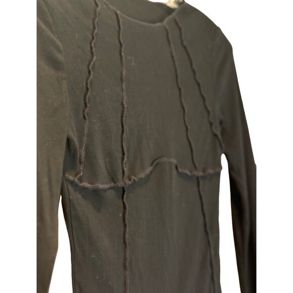 Women's Form Fitting Stretchy Wide Neck LS Black Top W/Seam Designs, Small, EUC - Picture 1 of 3